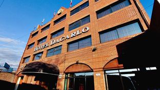 RQ Hotel Dacarlo
