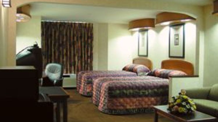 Sleep Inn and Suites Emmitsburg Suite