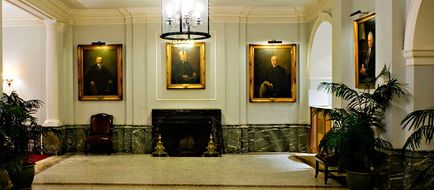 Down Town Association Lobby