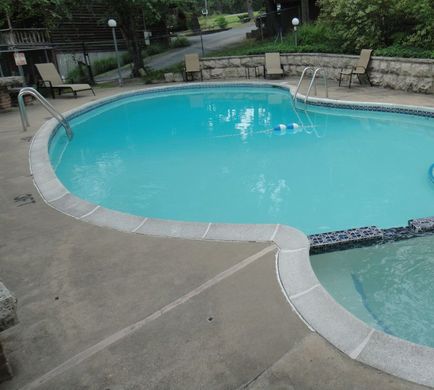 Brackenridge Lodge Pool