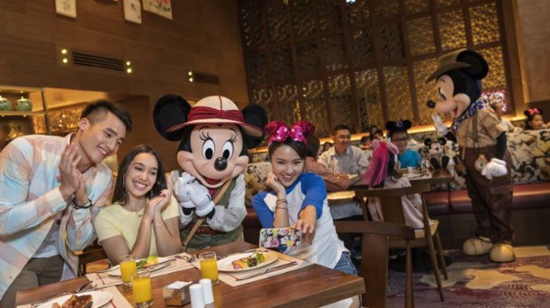<b>Disney Explorers Lodge Restaurant</b> <b>Disney Explorers Lodge Restaurant</b>