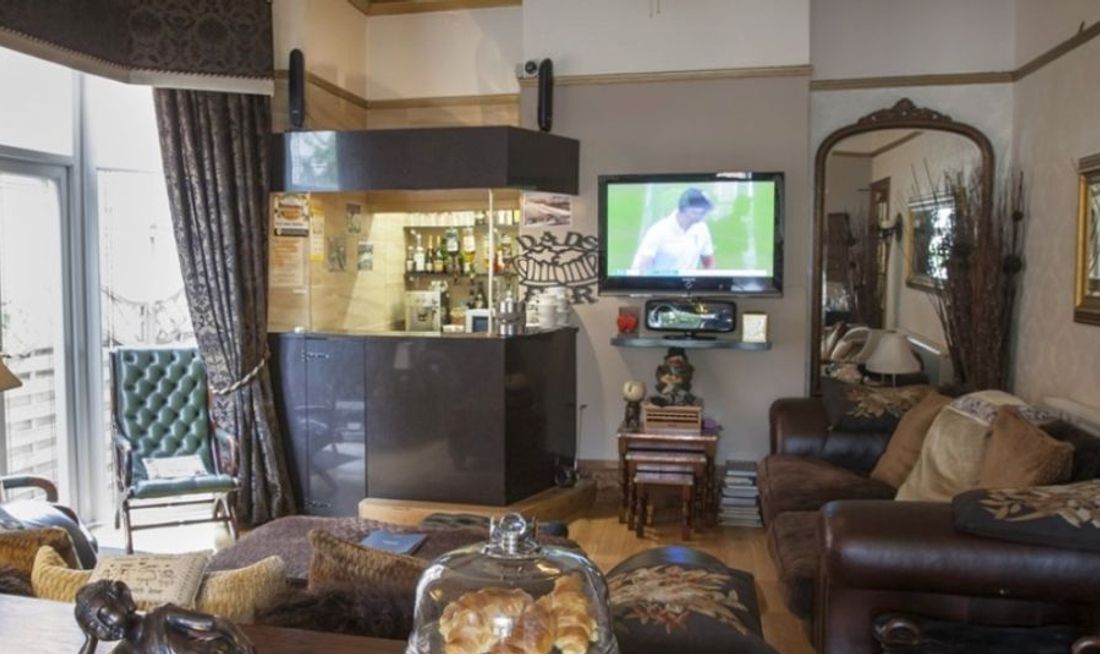 Leicester Hotel Lobby