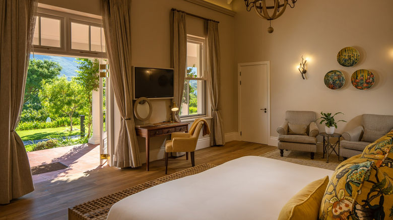 <b>Leeu Estates Room</b>