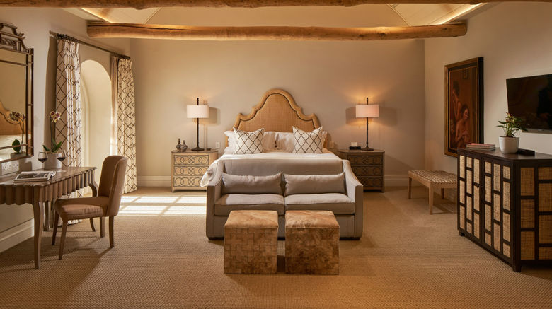 <b>Leeu Estates Room</b>