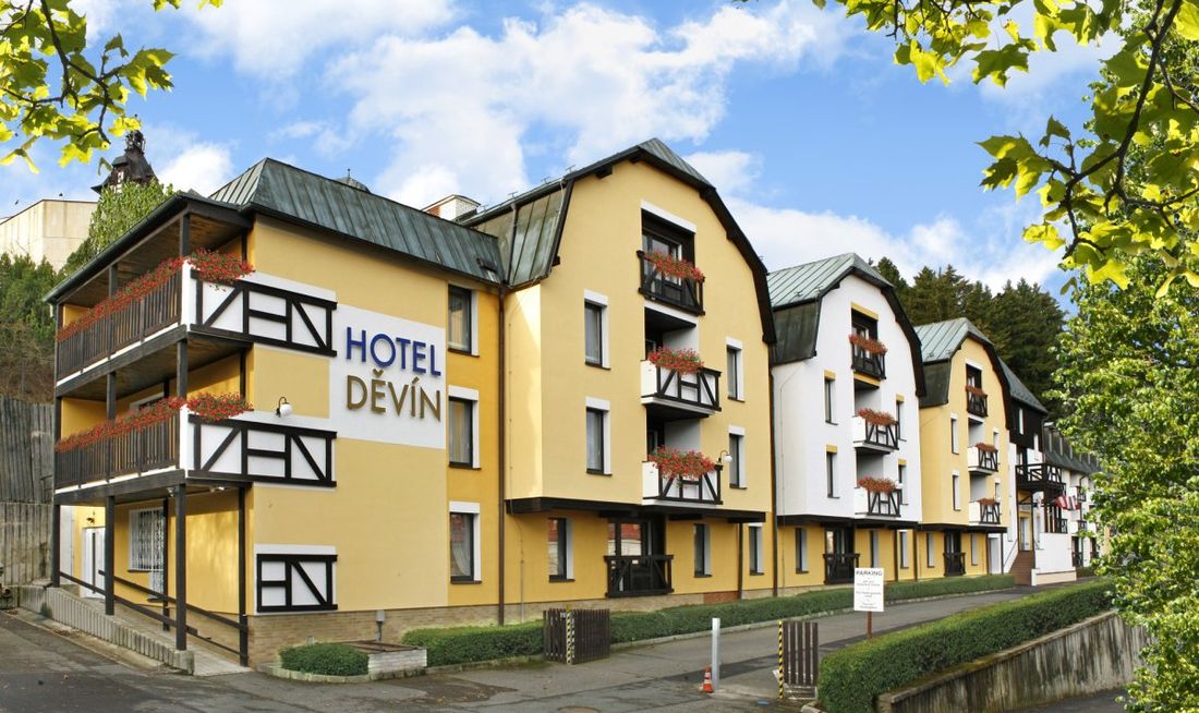 Spa Hotel Devin Exterior