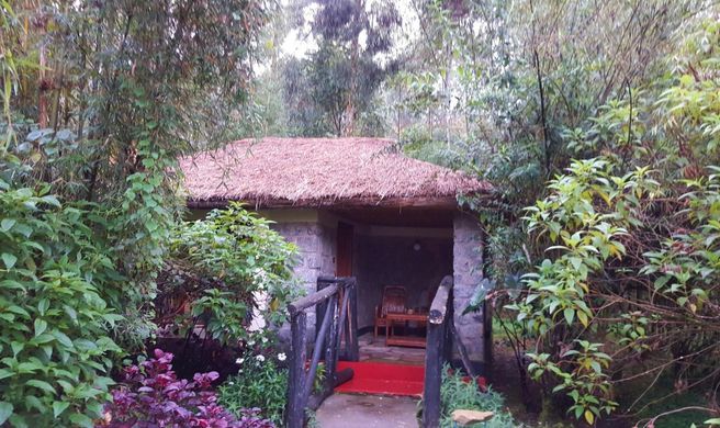 Le Bambou Gorilla Lodge Exterior