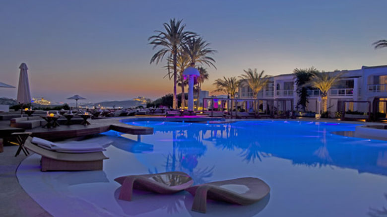 <b>Destino Pacha Ibiza - Adults Only Resort Pool</b>