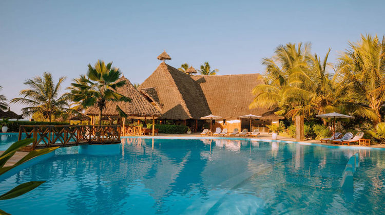 White Paradise Resort Exterior