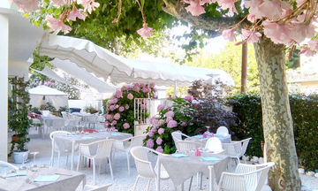 Petit Hotel