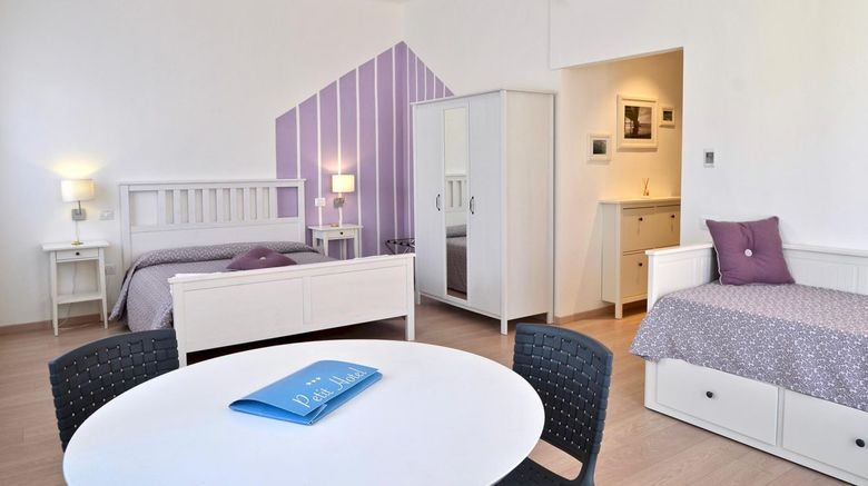 <b>Petit Hotel Suite</b>