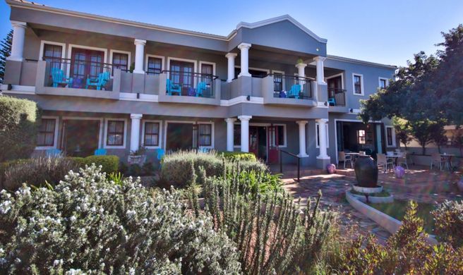 The Mandyville Hotel Exterior