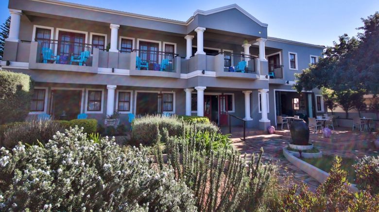The Mandyville Hotel Exterior
