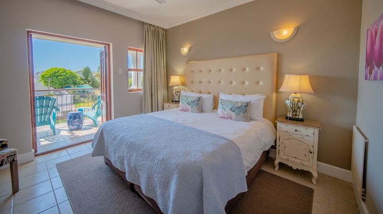The Mandyville Hotel Room