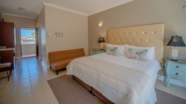 The Mandyville Hotel Room