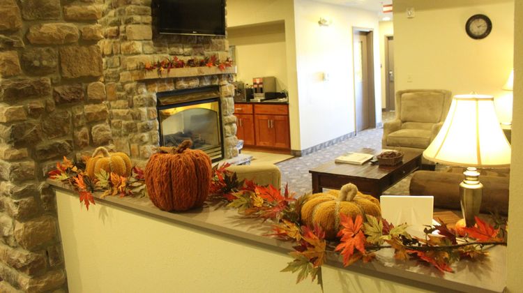 Crystal Springs Inn & Suites Lobby