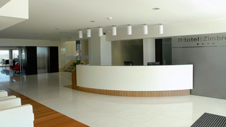 <b>Hotel Dos Zimbros Lobby</b>