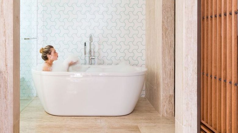<b>Thompson Beach House Spa</b>