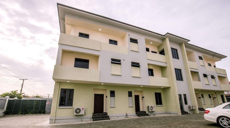 Maple Hotel Exterior