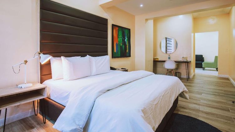 Maple Hotel Suite