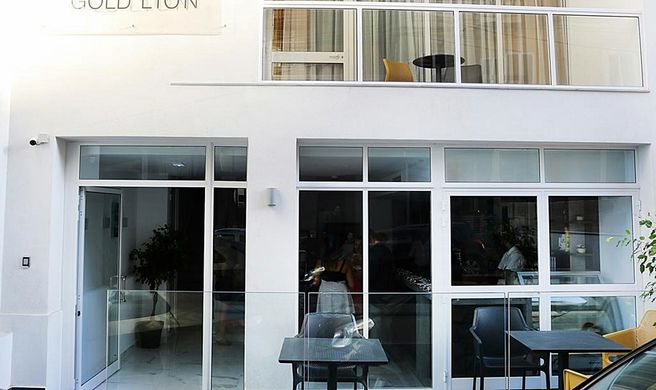 Gold Lion ResidenSea Guest House Exterior