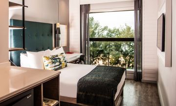 StayEasy Maputo Hotel