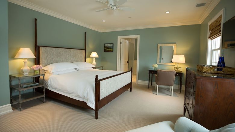 <b>Quogue Club at Hallock House Room</b>