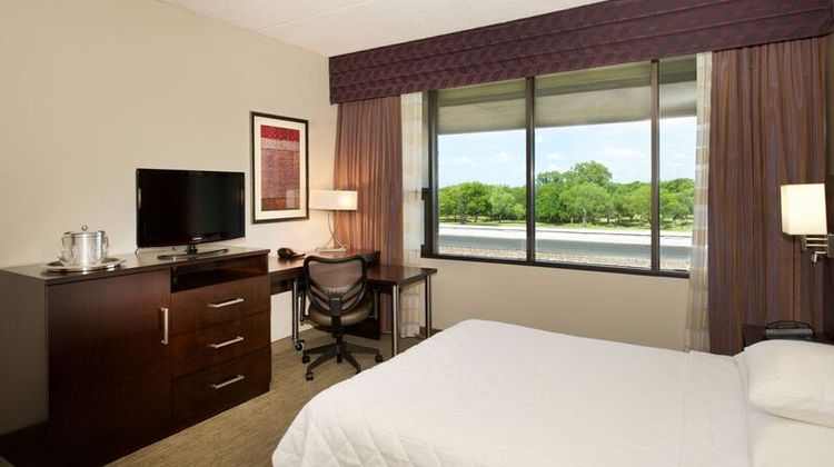 Thryv Hotel & Conference Center Room