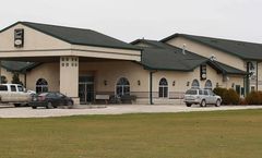 Breezy Oaks Inn & Tavern