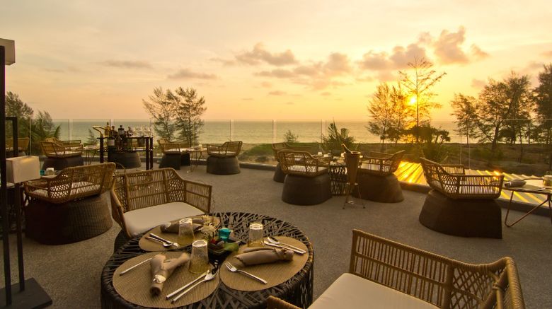 <b>Away Phuket le Coral Restaurant</b> <b>Away Phuket le Coral Restaurant</b>