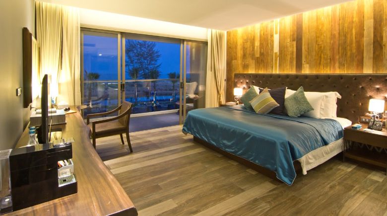 <b>Away Phuket le Coral Suite</b> <b>Away Phuket le Coral Suite</b>