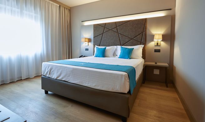 DC Hotel International Room