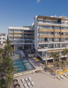 The Fives Oceanfront Puerto Morelos