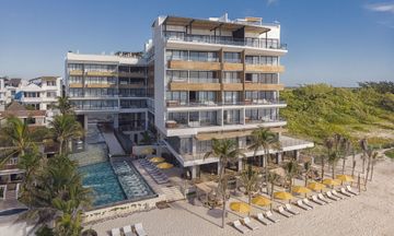 The Fives Oceanfront Puerto Morelos