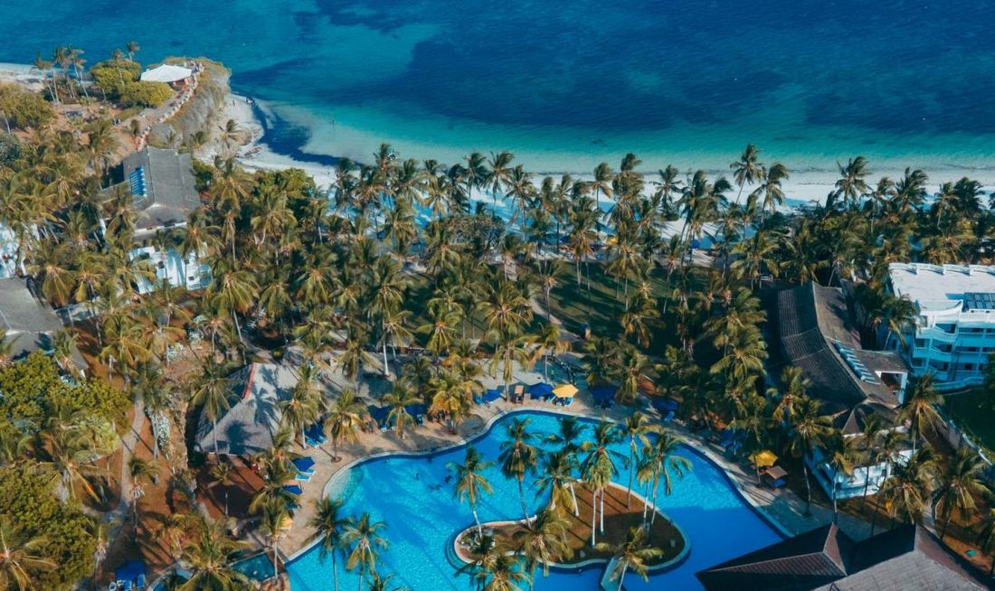 PrideInn Flamingo Beach Resort & Spa Exterior