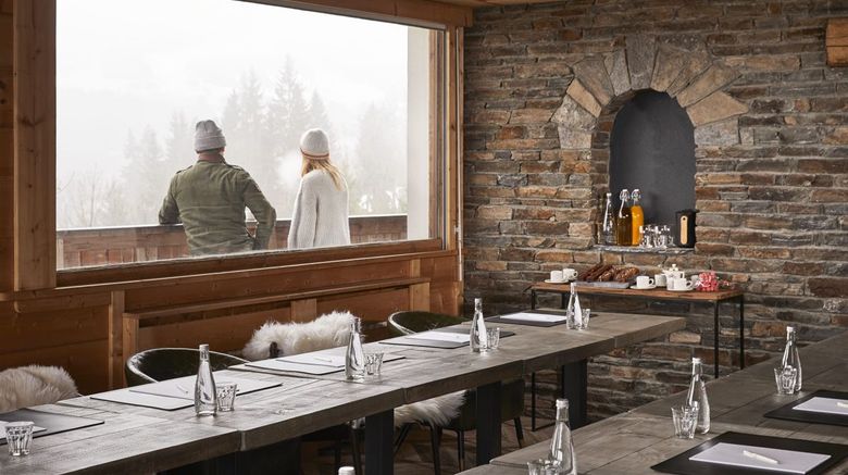 <b>Hotel Chalet Alpen Valley Meeting</b>