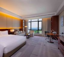 Oakwood Premier Tonglu Room