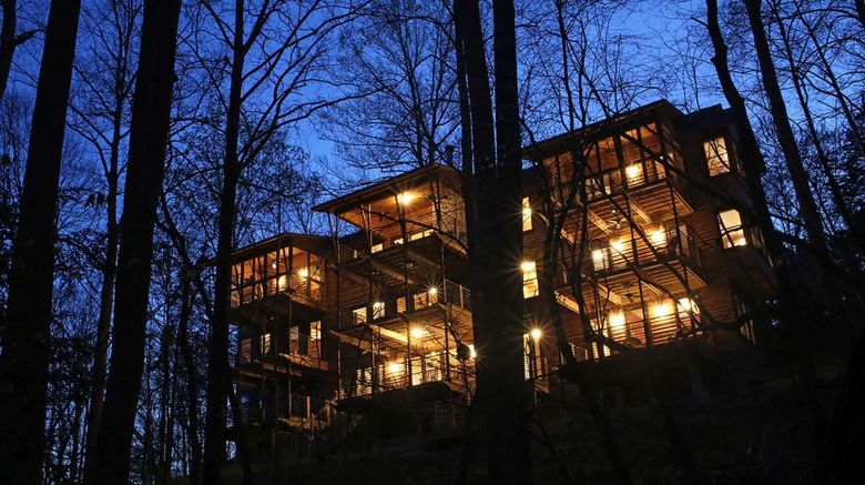 <b>Evins Mill Exterior</b>