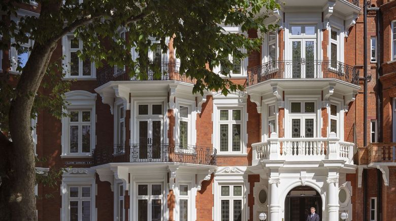 At Sloane Exterior