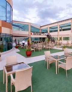 PrideInn Plaza Hotel & Conference Center