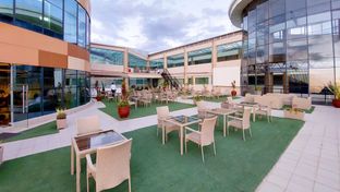 PrideInn Plaza Hotel & Conference Center