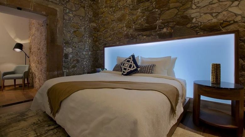 <b>Nueve 25 Hotel Room</b>