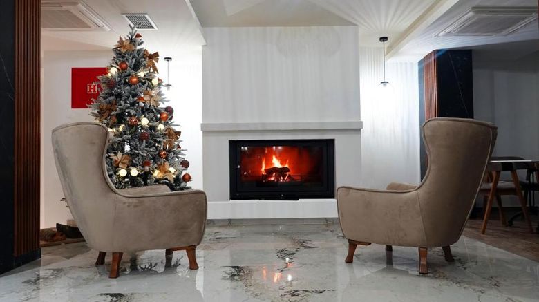 <b>Dishli Hotel & Spa Lobby</b>