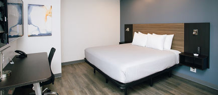 stayAPT Suites Louisville North Room