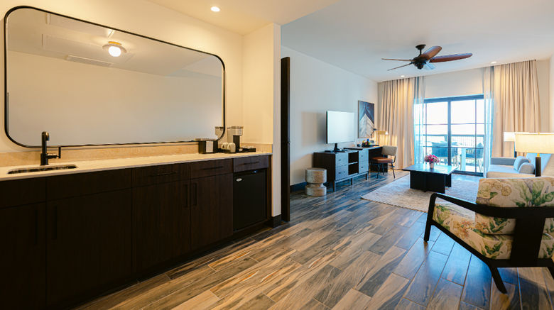 <b>The Perry Hotel Naples Room</b> <b>The Perry Hotel Naples Room</b>