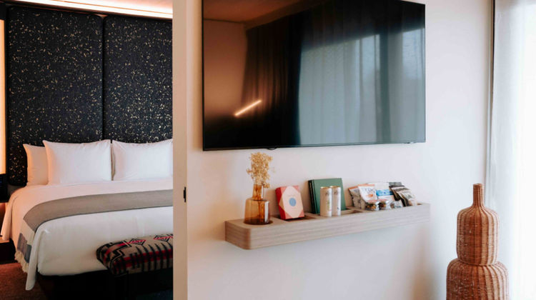 CASCADA Thermal Springs + Hotel Suite