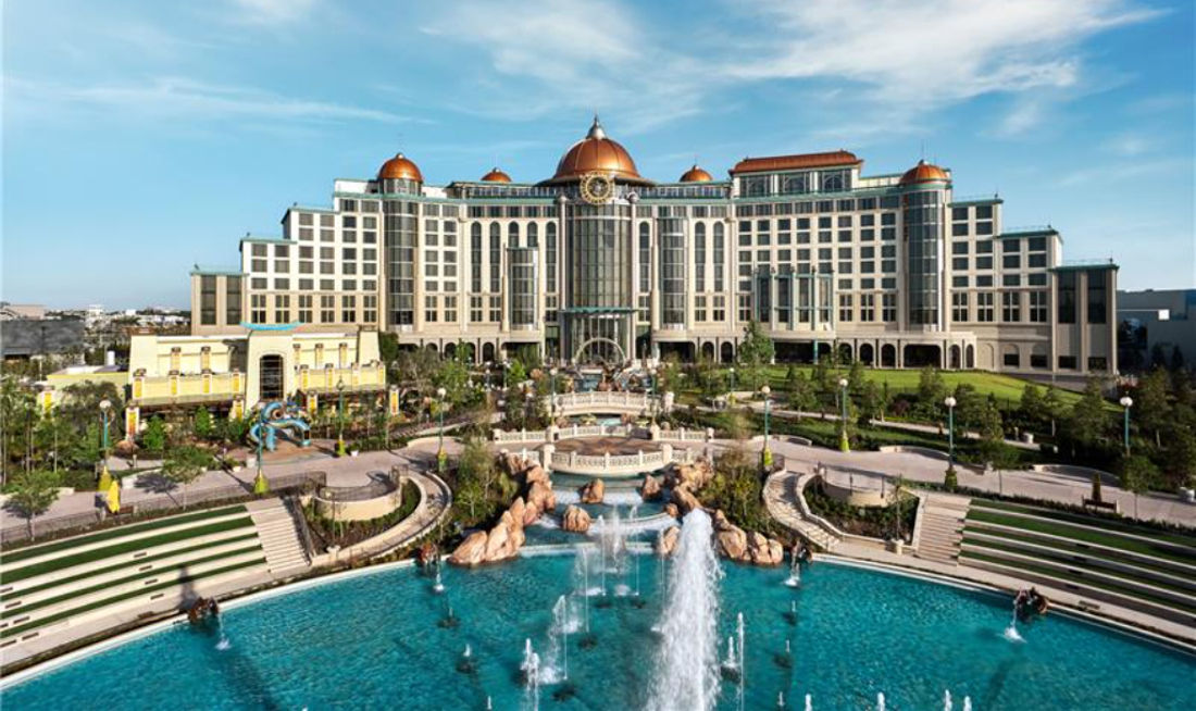 Universal Helios Grand Hotel, Loews Exterior