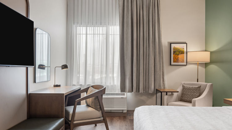 La Quinta Inn & Suites by Wyndham Room