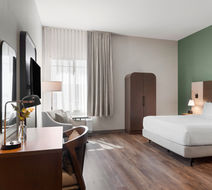 La Quinta Inn & Suites by Wyndham Room