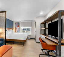 Everhome Suites Cheyenne Room