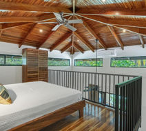 Makanas Beach Bungalows Room